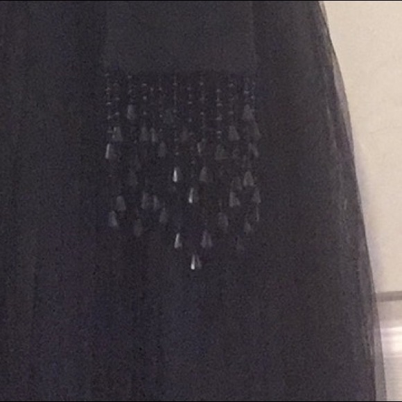 ⬇️Price Drop⬇️NWOT Slip on Vintage look Blk halter crop top with beaded-scarf - Picture 2 of 3